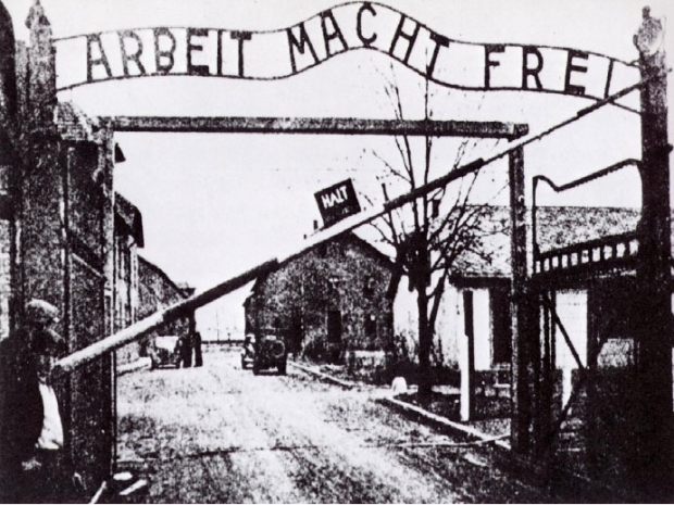 2-auschwitz1_91782900