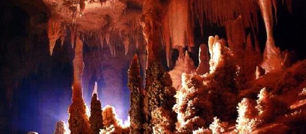 Pestera-Piatra-Altarului-jud-Bihor-600x264