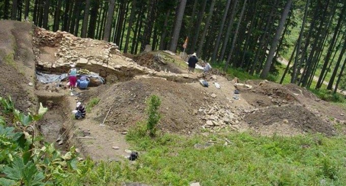 Cetatea-Zanelor-7-680x365