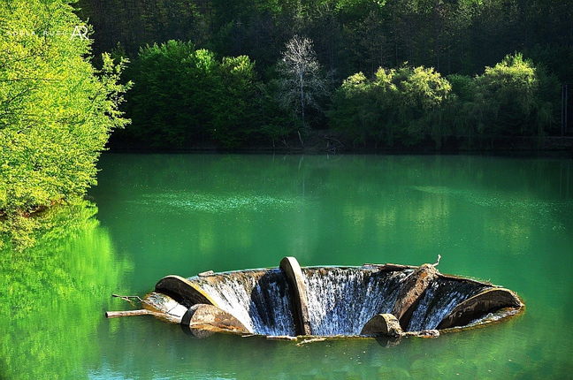 lacul-cu-vartej-observator-tv