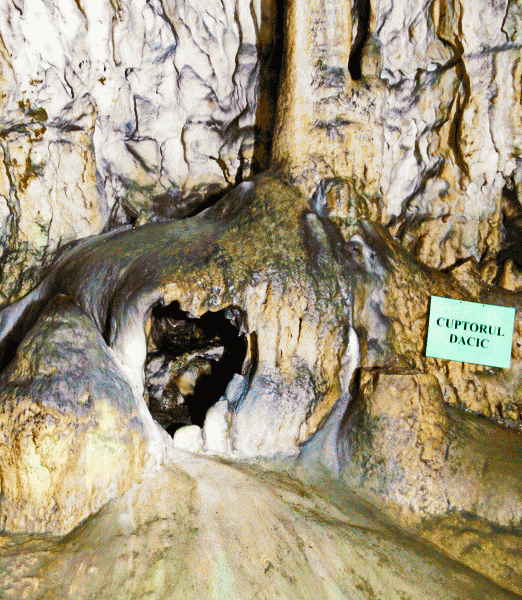 pestera-polovragi-cuptor-dacic