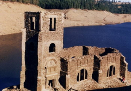 biserica-de-sub-lac-ww